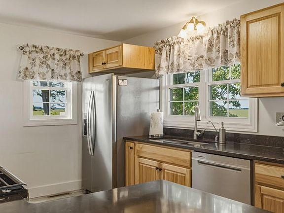 3rd image of 6176 Jacob Rd