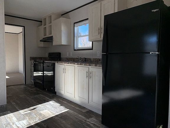 3rd image of 10 Sweetwater Way #142