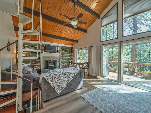 6544 Onyx Trl, Pollock Pines, CA 95726