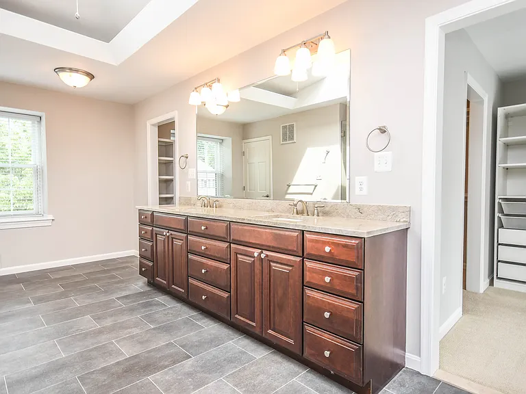 1211 Vinita Ln — Photo 31