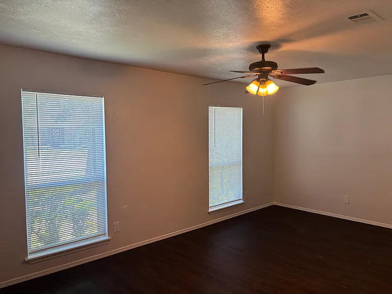 4184 Driscoll Dr — Photo 12