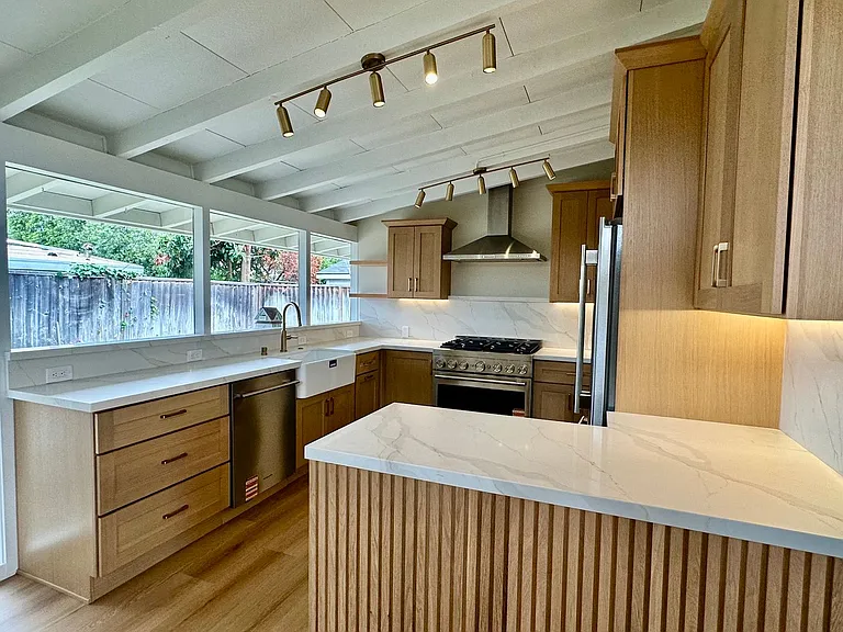 3081 McKinley Dr — Photo 9