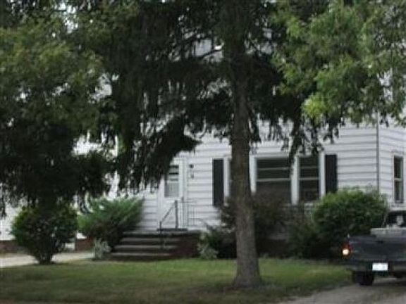 3rd image of 131 Lexington Ave