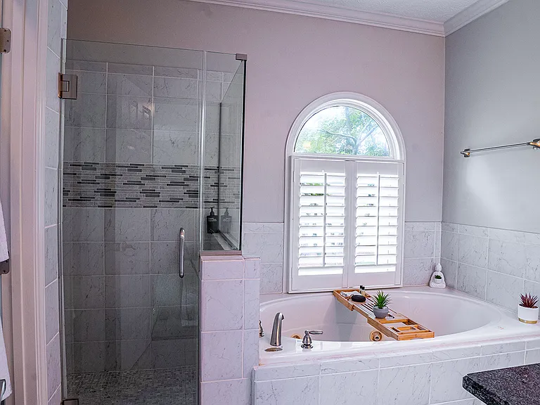 6028 Iverleigh Cir — Photo 14