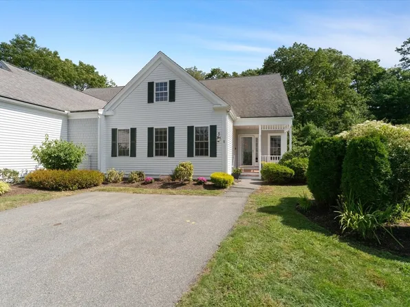 2 Berrywood Ct #2, Buzzards Bay, MA 02532