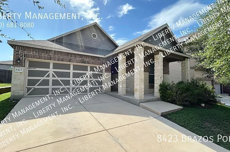 8423 Brazos Point — Photo 1