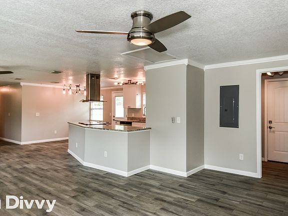 4th image of 2639 Pinewood Blvd E
