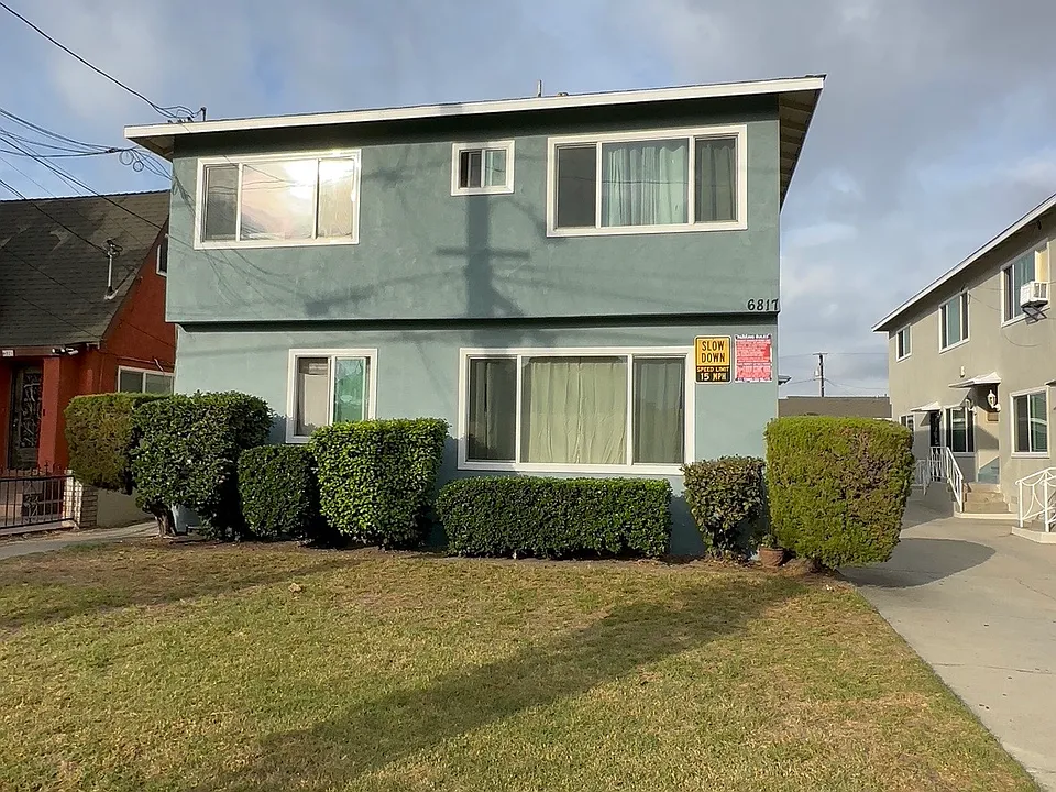 6813 San Luis Ave #C