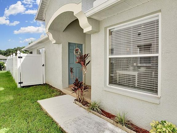 2nd image of 25806 Crippen Dr