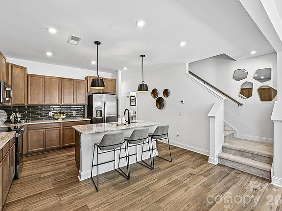 5th image of 7551 Ethora Way