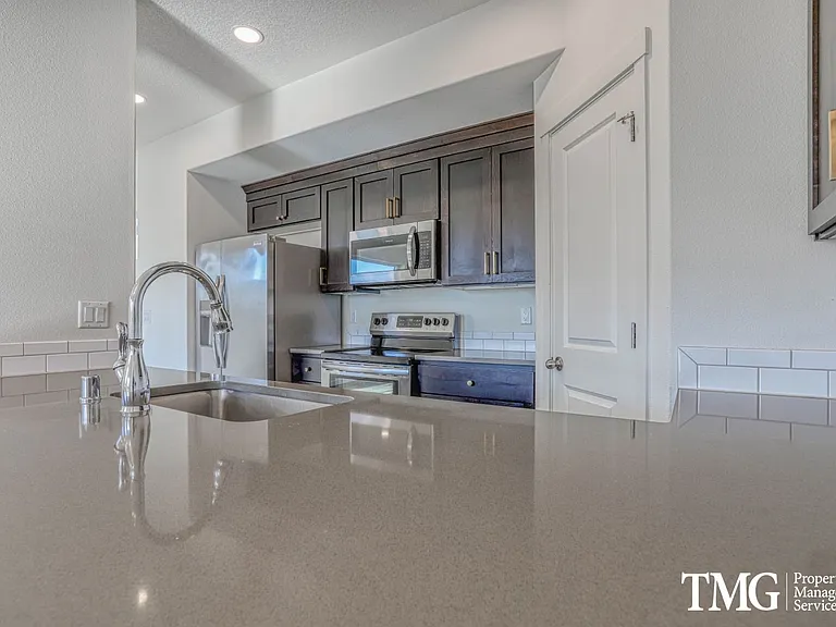 6853 N Montgomery Cir — Photo 13