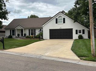 1456 Briarwood Ln, McPherson, KS 67460