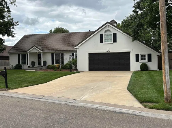 1456 Briarwood Ln, McPherson, KS 67460