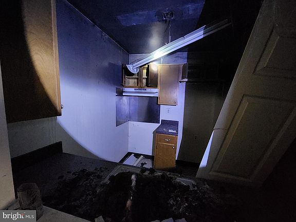 5th image of 922 N Calhoun St