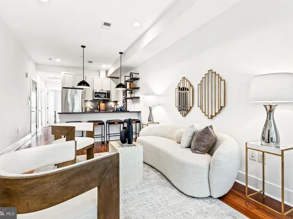 11 15th St NE APT 5, Washington, DC 20002