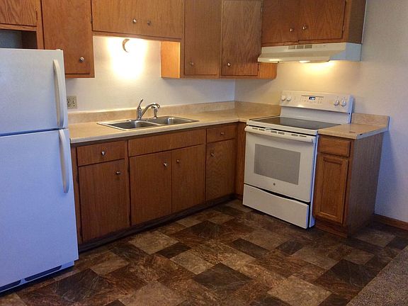 2nd image of 138 13th Ave W APT 4