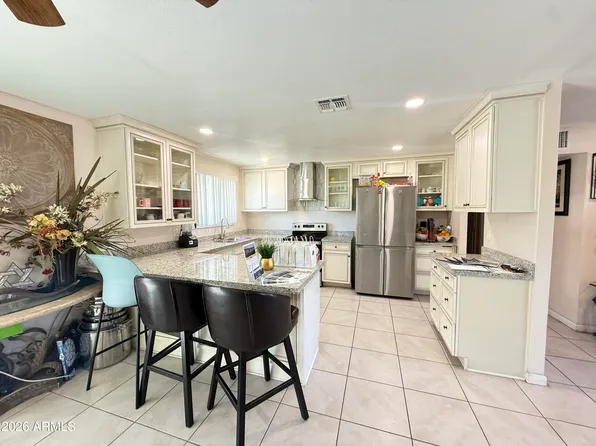 8219 W PICCADILLY Road, Phoenix, AZ 85033