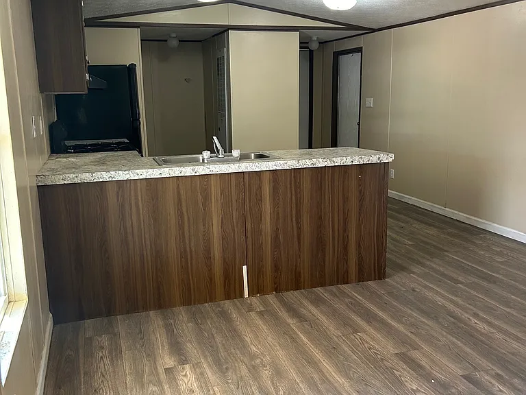 12727 W Glendale Ave — Photo 4