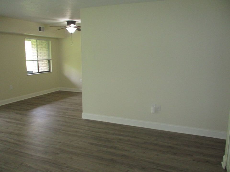 Building Photo 5