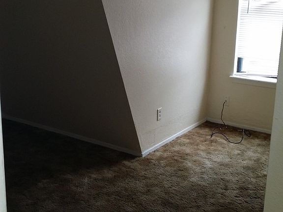 5th image of 3573 Yale Ave