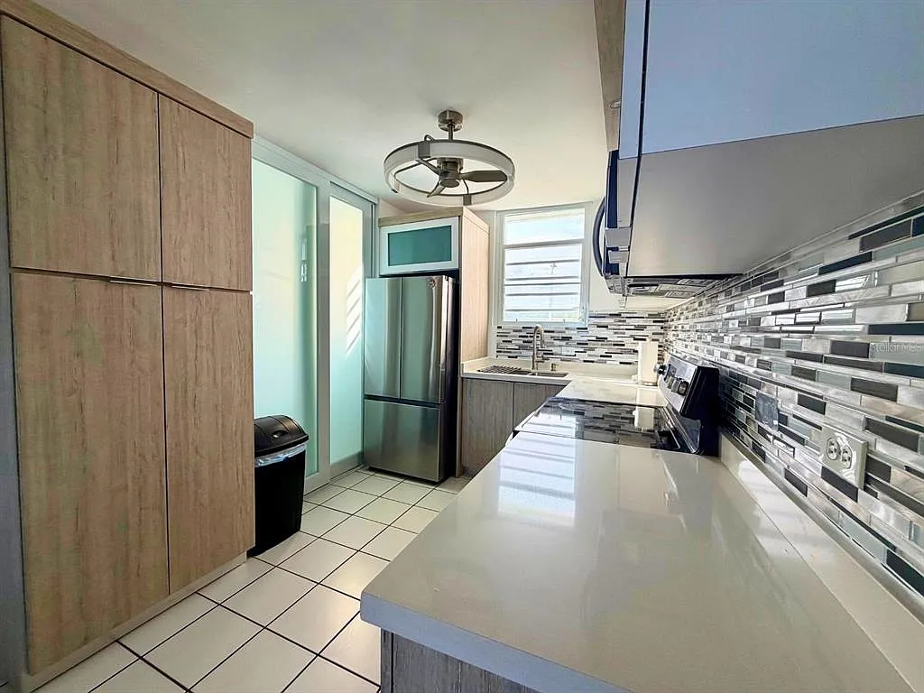 3 bed, 2.0 bath, 4848 sqft, $2,500 — Photo 4