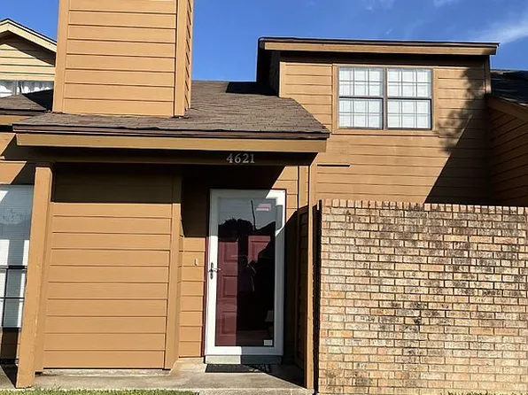 4621 Briarwood Ln, Port Arthur, TX 77642