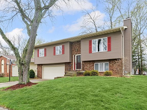 3rd image of 831 S Jefferson Dr