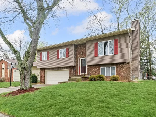 831 S Jefferson Dr, Decatur, IL 62521