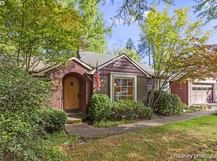 8135 SW Fairway Dr, Portland, OR 97225