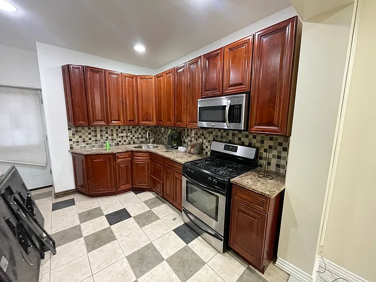 114 Essex St #1 — Photo 2