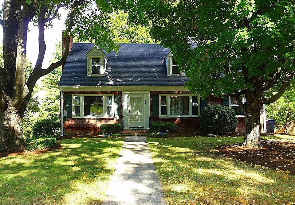 For Sale: 2421 OREGON AVE SW, ROANOKE, VIRGINIA 24015