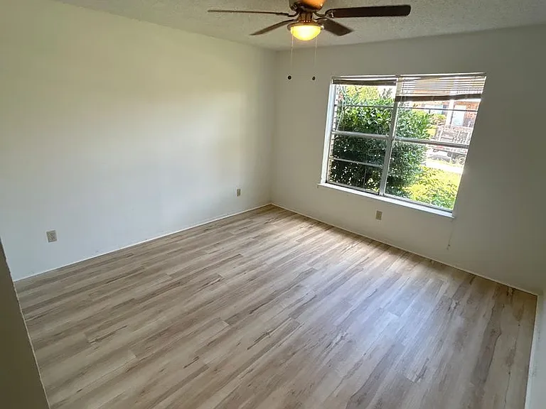 5510 Brookview Ct — Photo 4
