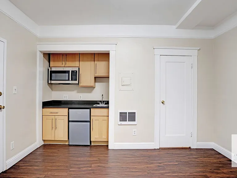 621 Taylor St — Photo 7
