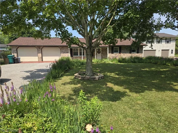 6065 Rollins Dr, Nashport, OH 43830