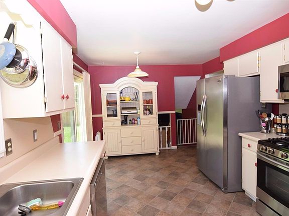 3rd image of 4351 Sulgrave Dr