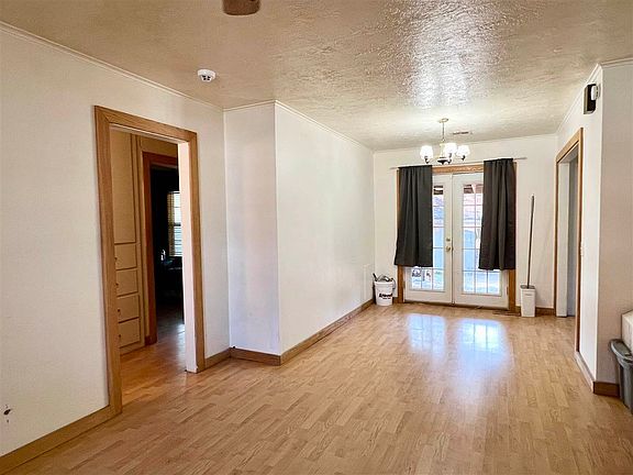 4th image of 1021 S 2nd St