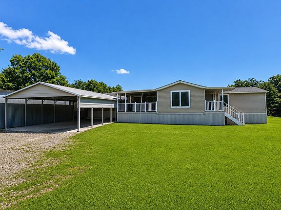 2nd image of 400 Avenue
