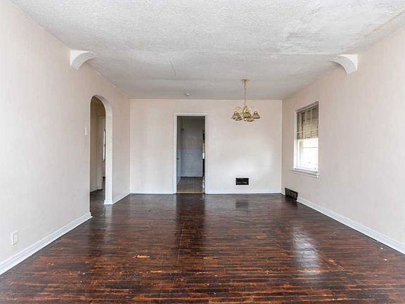 3rd image of 8833 Jordan St