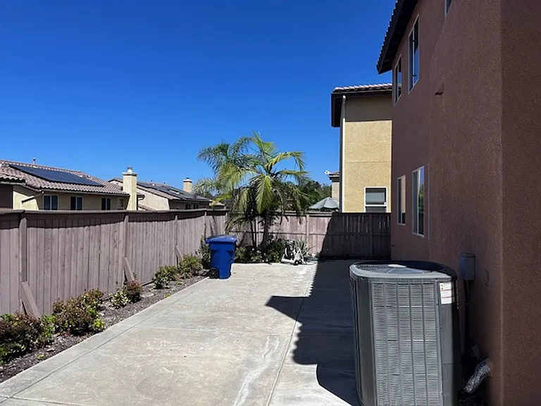 1662 May Ave — Photo 8