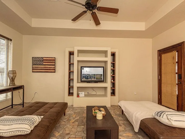 7623 Wyatt Lake Dr — Photo 47