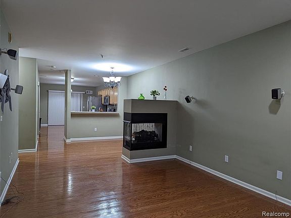 2nd image of 3248 Newbury Pl #11