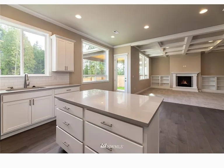 11204 Malcolm Dr NW — Photo 9