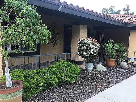 5th image of 851 Lawrence Cir
