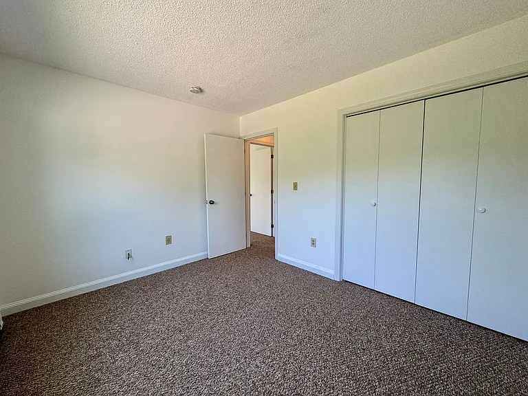 325 Austin Street — Photo 10