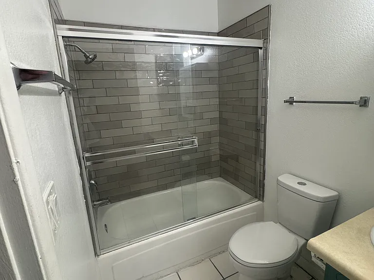 6333 W Maryland Ave #4 — Photo 7