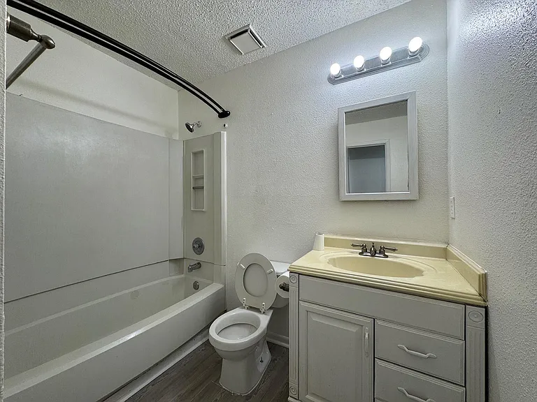 23215 Tree House Ln — Photo 9