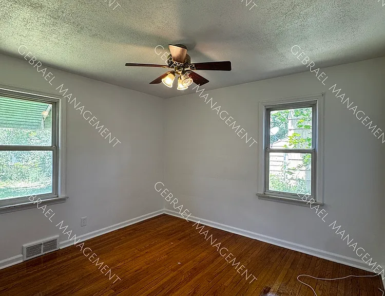 310 Chandler St — Photo 10
