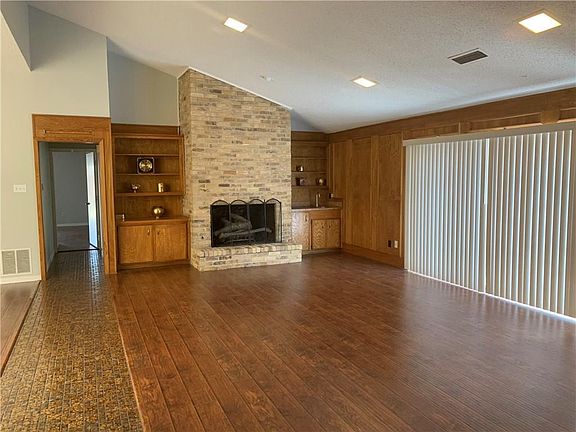 3rd image of 7110 Casablanca Ct