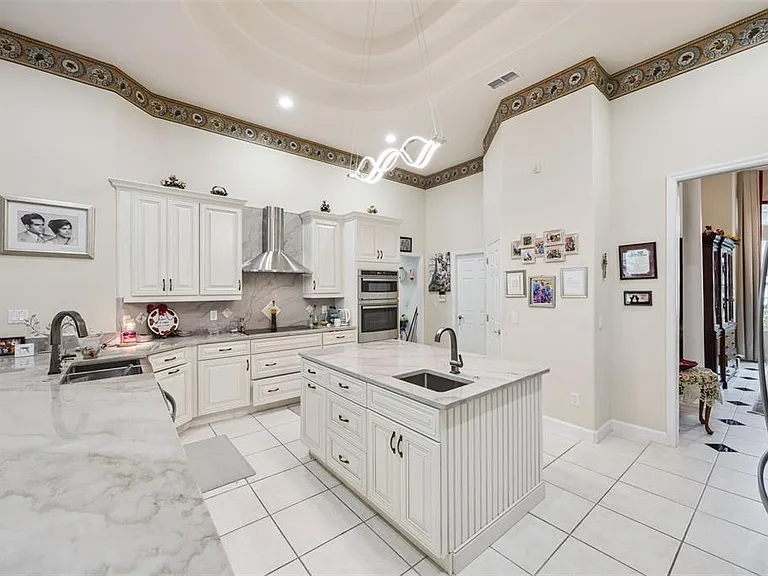 8742 Southern Breeze Dr — Photo 33