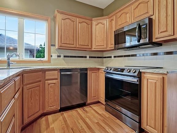 3rd image of 8217 Russwood Cir